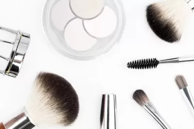 makeup di lusso e distribuzione logistica cosmetica